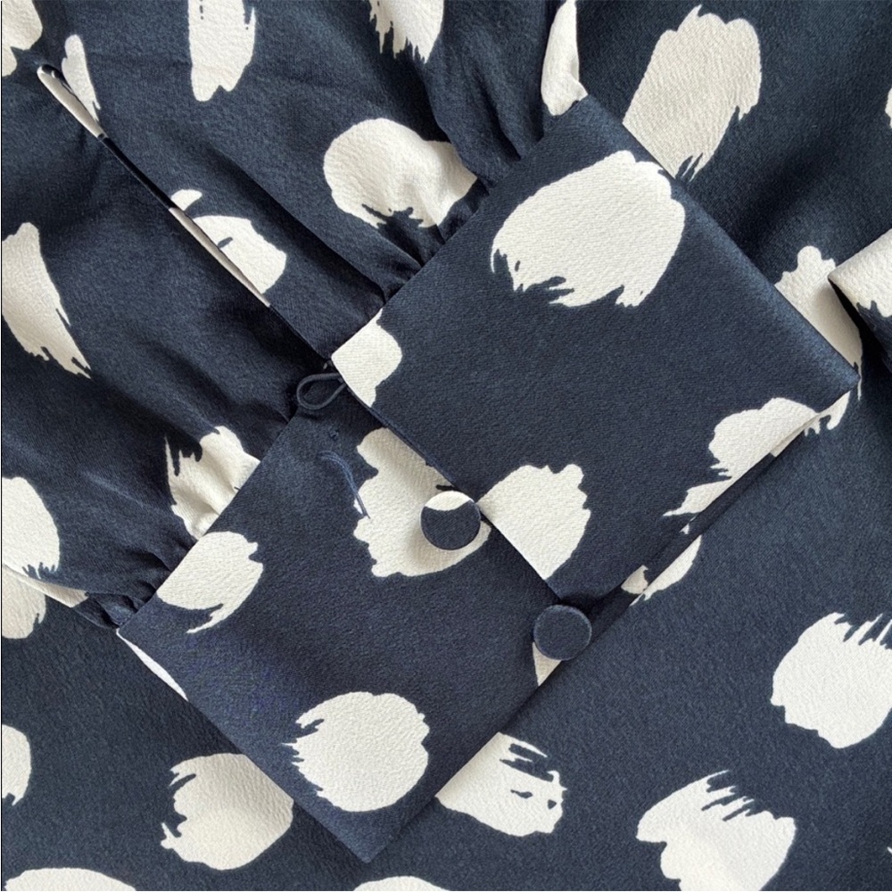 J. Crew Long Sleeve Ruffle Front Navy and White Brushstroke Print Blouse Large - Picture 10 of 10